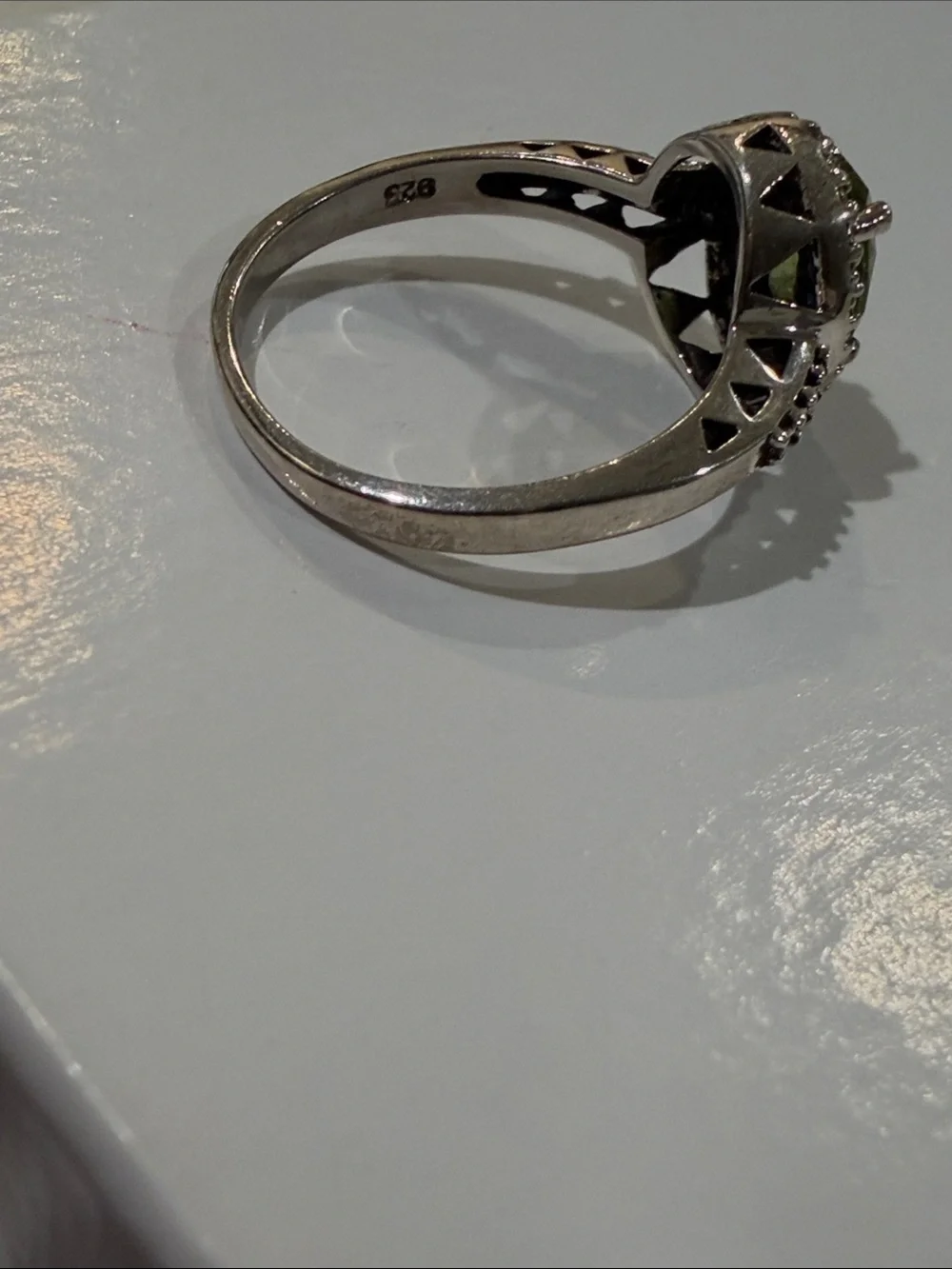 Vintage Signed Heng Ngai 925 Sterling Silver Oval Peridot Halo Ring - Size 7
